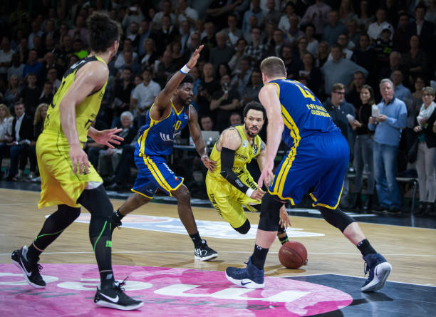 年队中就表 年队中就表