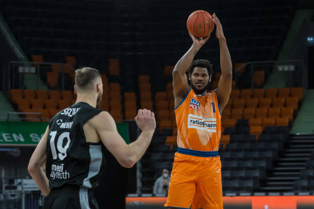 时刻展现真 时刻展现真